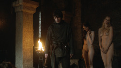 extant_GameOfThrones_3x07-TheBearAndTheMaidenFair_4081