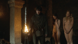 extant_GameOfThrones_3x07-TheBearAndTheMaidenFair_4085