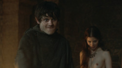 extant_GameOfThrones_3x07-TheBearAndTheMaidenFair_4094