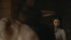 extant_GameOfThrones_3x07-TheBearAndTheMaidenFair_4095