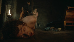 extant_GameOfThrones_3x07-TheBearAndTheMaidenFair_4106