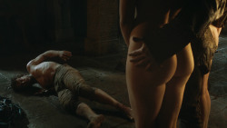extant_GameOfThrones_3x07-TheBearAndTheMaidenFair_4125