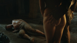 extant_GameOfThrones_3x07-TheBearAndTheMaidenFair_4129