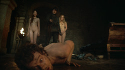 extant_GameOfThrones_3x07-TheBearAndTheMaidenFair_4141