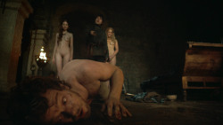 extant_GameOfThrones_3x07-TheBearAndTheMaidenFair_4144