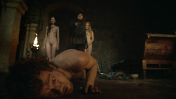 extant_GameOfThrones_3x07-TheBearAndTheMaidenFair_4145