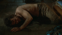extant_GameOfThrones_3x07-TheBearAndTheMaidenFair_4161