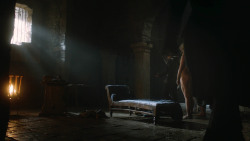 extant_GameOfThrones_3x07-TheBearAndTheMaidenFair_4172