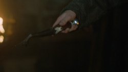 extant_GameOfThrones_3x07-TheBearAndTheMaidenFair_4180