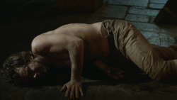 extant_GameOfThrones_3x07-TheBearAndTheMaidenFair_4193