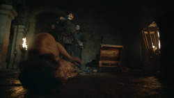 extant_GameOfThrones_3x07-TheBearAndTheMaidenFair_4197