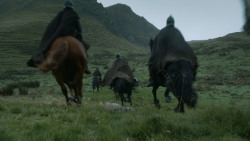 extant_GameOfThrones_3x07-TheBearAndTheMaidenFair_5493