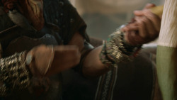 extant_GameOfThrones_3x08-SecondSons_1702