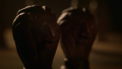 extant_GameOfThrones_3x09-TheRainsOfCastamere_0010