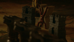 extant_GameOfThrones_3x09-TheRainsOfCastamere_0019