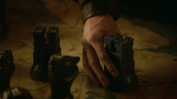 extant_GameOfThrones_3x09-TheRainsOfCastamere_0130