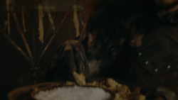 extant_GameOfThrones_3x09-TheRainsOfCastamere_0260
