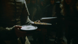 extant_GameOfThrones_3x09-TheRainsOfCastamere_0285