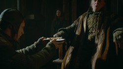 extant_GameOfThrones_3x09-TheRainsOfCastamere_0292