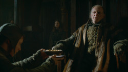 extant_GameOfThrones_3x09-TheRainsOfCastamere_0294
