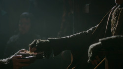 extant_GameOfThrones_3x09-TheRainsOfCastamere_0300