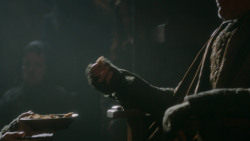 extant_GameOfThrones_3x09-TheRainsOfCastamere_0301