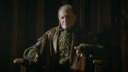 extant_GameOfThrones_3x09-TheRainsOfCastamere_0548