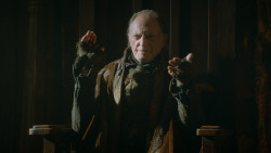 extant_GameOfThrones_3x09-TheRainsOfCastamere_0550