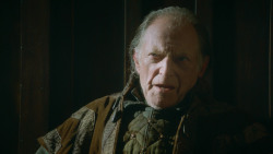 extant_GameOfThrones_3x09-TheRainsOfCastamere_0565