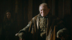 extant_GameOfThrones_3x09-TheRainsOfCastamere_0637