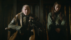 extant_GameOfThrones_3x09-TheRainsOfCastamere_0749