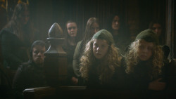 extant_GameOfThrones_3x09-TheRainsOfCastamere_0805