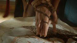 extant_GameOfThrones_3x09-TheRainsOfCastamere_0852