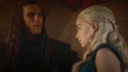 extant_GameOfThrones_3x09-TheRainsOfCastamere_0856