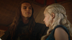 extant_GameOfThrones_3x09-TheRainsOfCastamere_0857