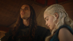 extant_GameOfThrones_3x09-TheRainsOfCastamere_0860