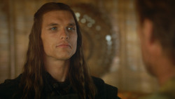 extant_GameOfThrones_3x09-TheRainsOfCastamere_0926