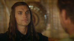 extant_GameOfThrones_3x09-TheRainsOfCastamere_0942