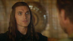 extant_GameOfThrones_3x09-TheRainsOfCastamere_0947