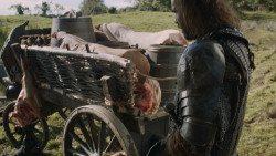 extant_GameOfThrones_3x09-TheRainsOfCastamere_1407