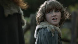 extant_GameOfThrones_3x09-TheRainsOfCastamere_1486