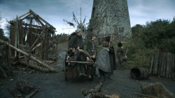 extant_GameOfThrones_3x09-TheRainsOfCastamere_1497