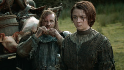 extant_GameOfThrones_3x09-TheRainsOfCastamere_1954