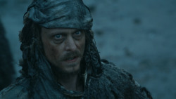 extant_GameOfThrones_3x09-TheRainsOfCastamere_2307