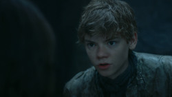 extant_GameOfThrones_3x09-TheRainsOfCastamere_2459