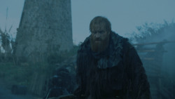 extant_GameOfThrones_3x09-TheRainsOfCastamere_2595