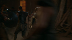 extant_GameOfThrones_3x09-TheRainsOfCastamere_2894