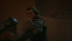 extant_GameOfThrones_3x09-TheRainsOfCastamere_2935