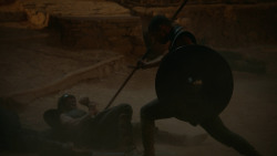 extant_GameOfThrones_3x09-TheRainsOfCastamere_2943