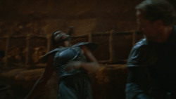 extant_GameOfThrones_3x09-TheRainsOfCastamere_2949
